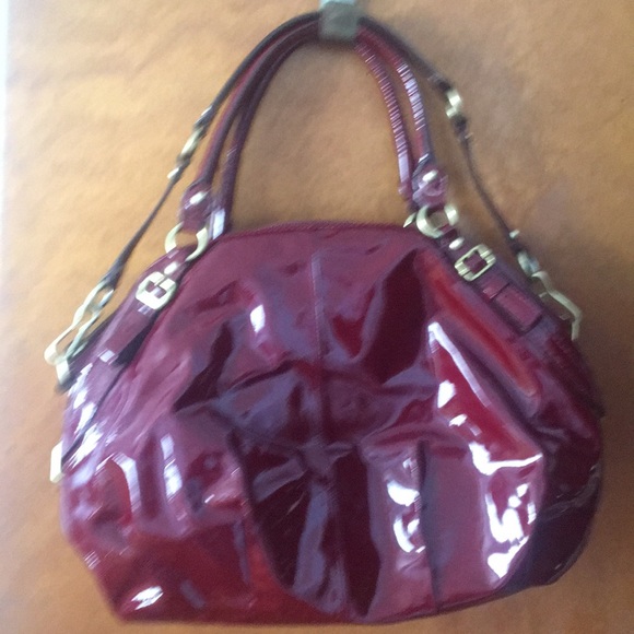 Coach - Burgundy / Red patent leather. - Picture 3 of 5